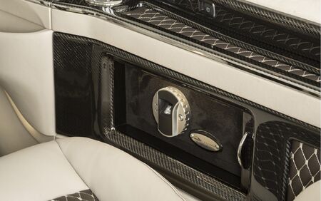 KLASSEN VIP VAN MVD 9015