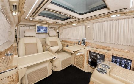 KLASSEN VIP VAN MVD 9020