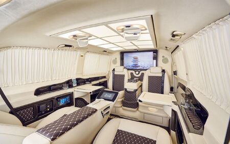 KLASSEN VIP VAN MVD 9028