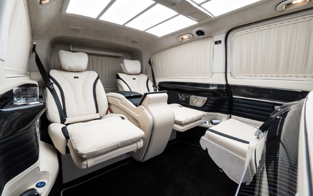 Klassen Mercedes-Benz V-Class V300 Luxury VIP Business Van -2024 MVV_1682
