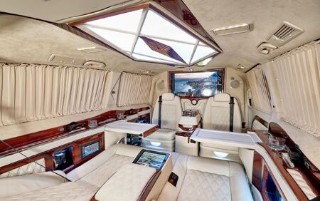 KLASSEN VIP VAN MVD 9053