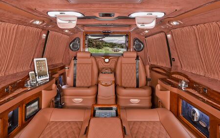 KLASSEN VIP VAN MVD 9003