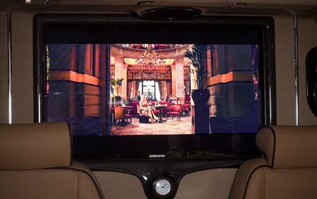 KLASSEN VIP VAN MVD 9006