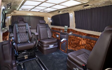 KLASSEN VIP VAN MVD 9056