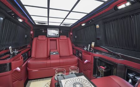 KLASSEN VIP VAN MVD 9014