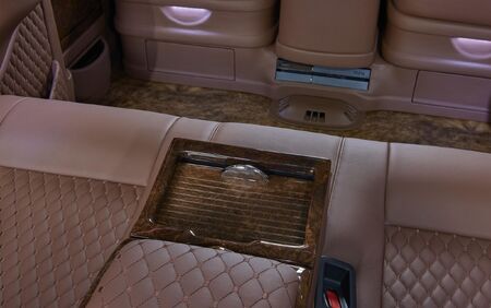 KLASSEN VIP VAN MVD 9023