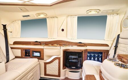 KLASSEN VIP VAN MVD 9051