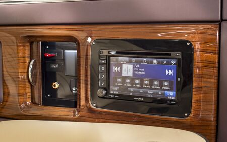 KLASSEN VIP VAN MVD 9052