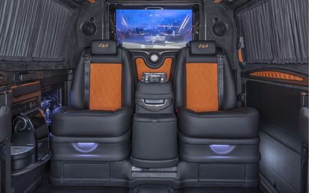 KLASSEN VIP VAN MVD 9022