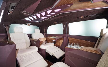 KLASSEN VIP VAN MVD 9027