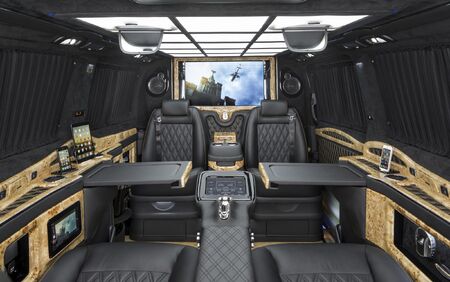 KLASSEN VIP VAN MVD 9011