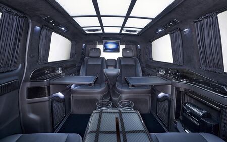 KLASSEN VIP VAN MVD 9031