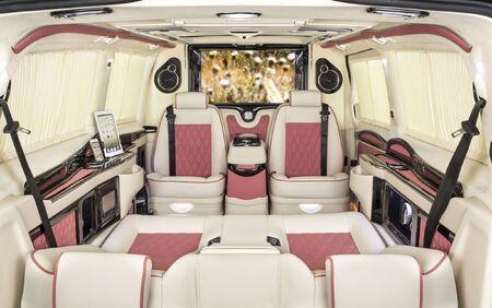 KLASSEN VIP VAN MVD 9002