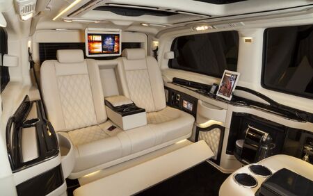 KLASSEN VIP VAN MVD 9001