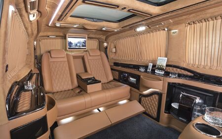 KLASSEN VIP VAN MVD 9017