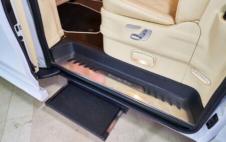 KLASSEN VIP VAN MVD 9050