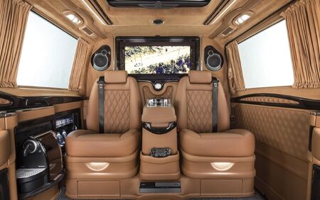 KLASSEN VIP VAN MVD 9017