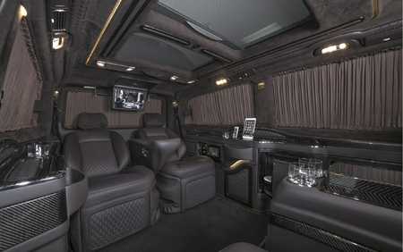 KLASSEN VIP VAN MVD 9021