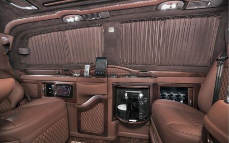 KLASSEN VIP VAN MVD 9019