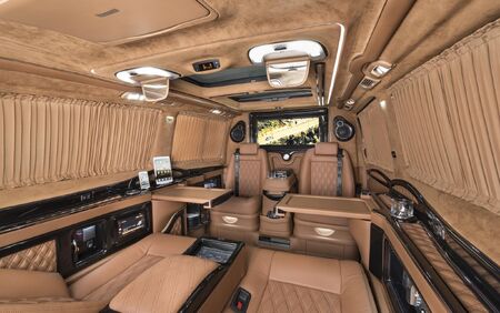 KLASSEN VIP VAN MVD 9012