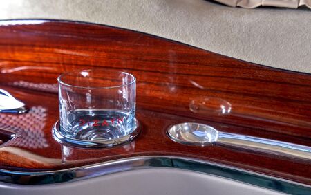 KLASSEN VIP VAN MVD 9053