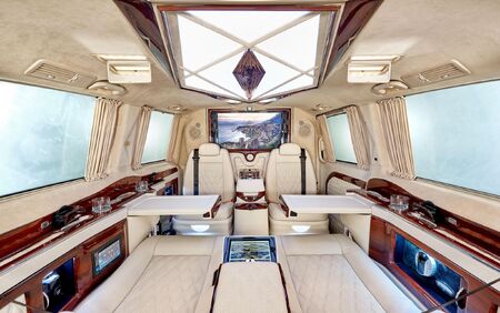 KLASSEN VIP VAN MVD 9053