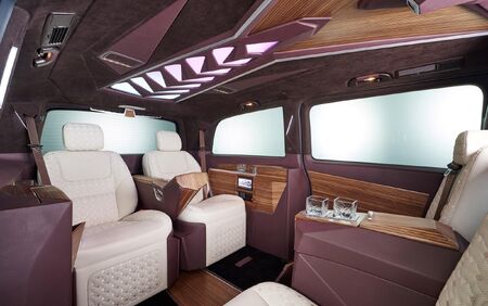 KLASSEN VIP VAN MVD 9027