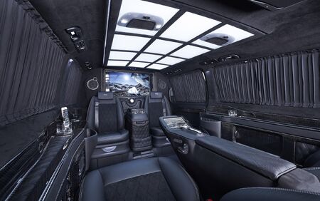 KLASSEN VIP VAN MVD 9031