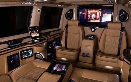 KLASSEN VIP VAN MVD 9006