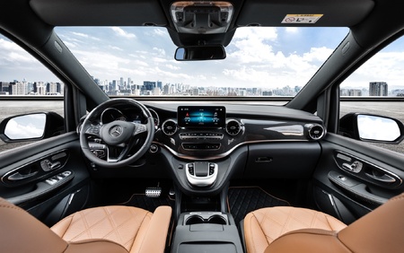 Klassen Mercedes-Benz V-Class V300 AMG Luxury VIP Business Van MVV_1650