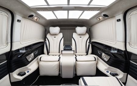 Klassen Mercedes-Benz V-Class V300 Luxury VIP Business Van -2024 MVV_1682
