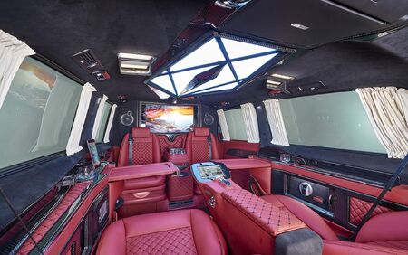 KLASSEN VIP VAN MVD 9033