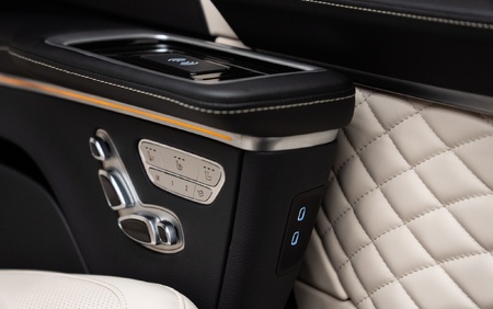 KLASSEN Mercedes Benz V-Class V300 AMG Luxury VIP Lounge MVV_3_1716_EN