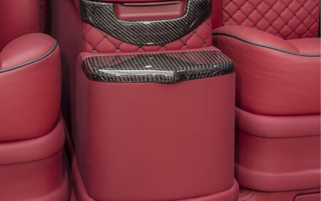 KLASSEN VIP VAN MVD 9054