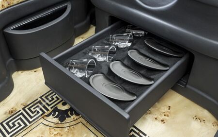 KLASSEN VIP VAN MVD 9011