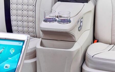 KLASSEN VIP VAN MVD 9057