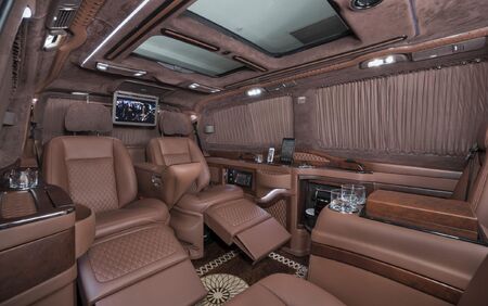 KLASSEN VIP VAN MVD 9019