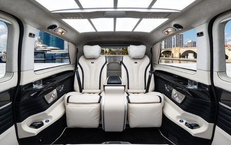 Klassen Mercedes-Benz V-Class V300 Luxury VIP Business Van -2024 MVV_1682