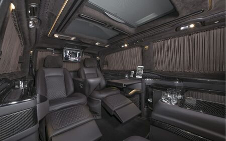 KLASSEN VIP VAN MVD 9021