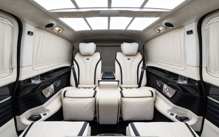 Klassen Mercedes-Benz V-Class V300 Luxury VIP Business Van -2024 MVV_1682