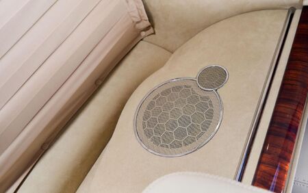 KLASSEN VIP VAN MVD 9053