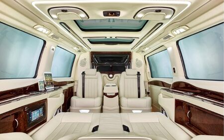 KLASSEN VIP VAN MVD 9024