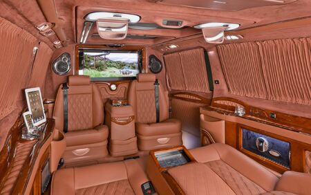 KLASSEN VIP VAN MVD 9003