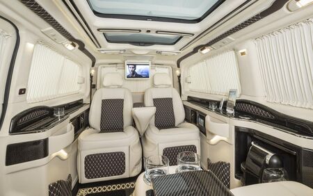 KLASSEN VIP VAN MVD 9015