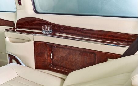 KLASSEN VIP VAN MVD 9024