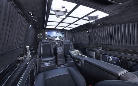 KLASSEN VIP VAN MVD 9031