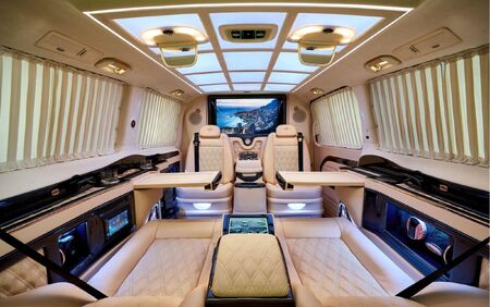 KLASSEN VIP VAN MVD 9050