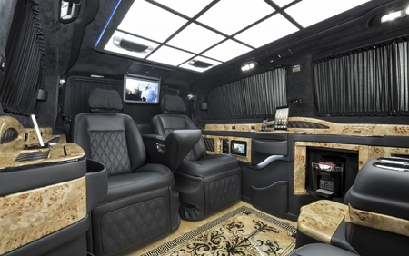 KLASSEN VIP VAN MVD 9011