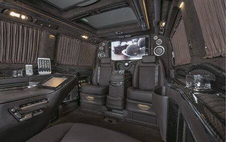 KLASSEN VIP VAN MVD 9021