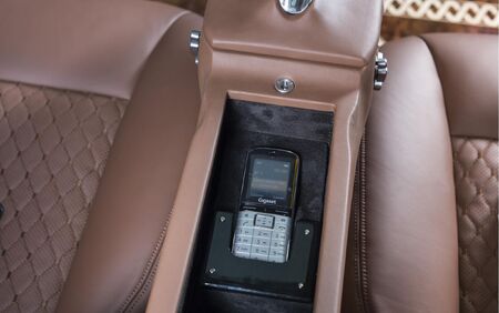 KLASSEN VIP VAN MVD 9019